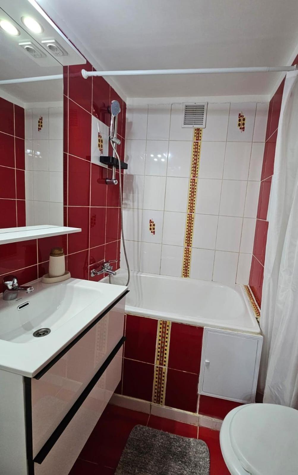 Kiwi Apart-Hotel 1Br Wi-Fi Free - Close To Old Town - Cozy Location - Shorter Or Longer Stay - R&M Boutique Bukareszt Zewnętrze zdjęcie